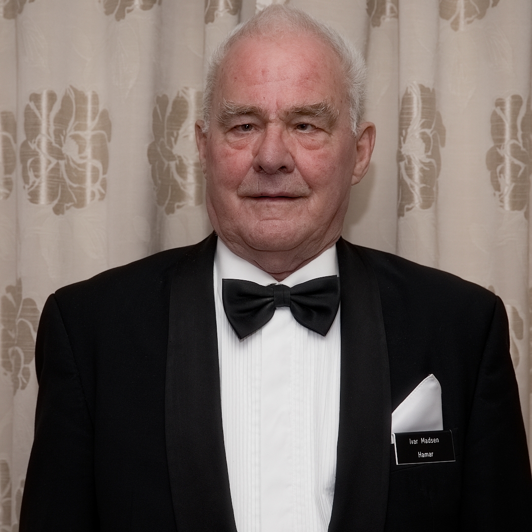Ivar Madsen style=